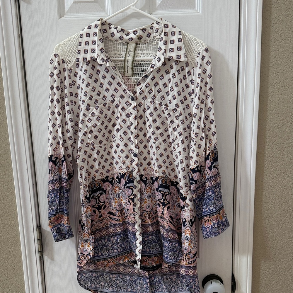 Aratta Silent Journey Women's Top with Lace and Crochet Detail sz s